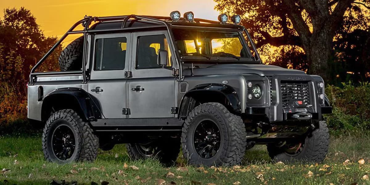 Land Rover Defender Plus